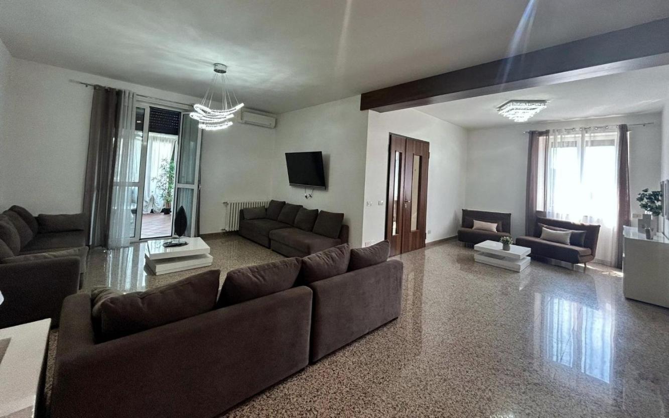 Villa Castelnuovo Apartments Castelnuovo del Garda Camera foto